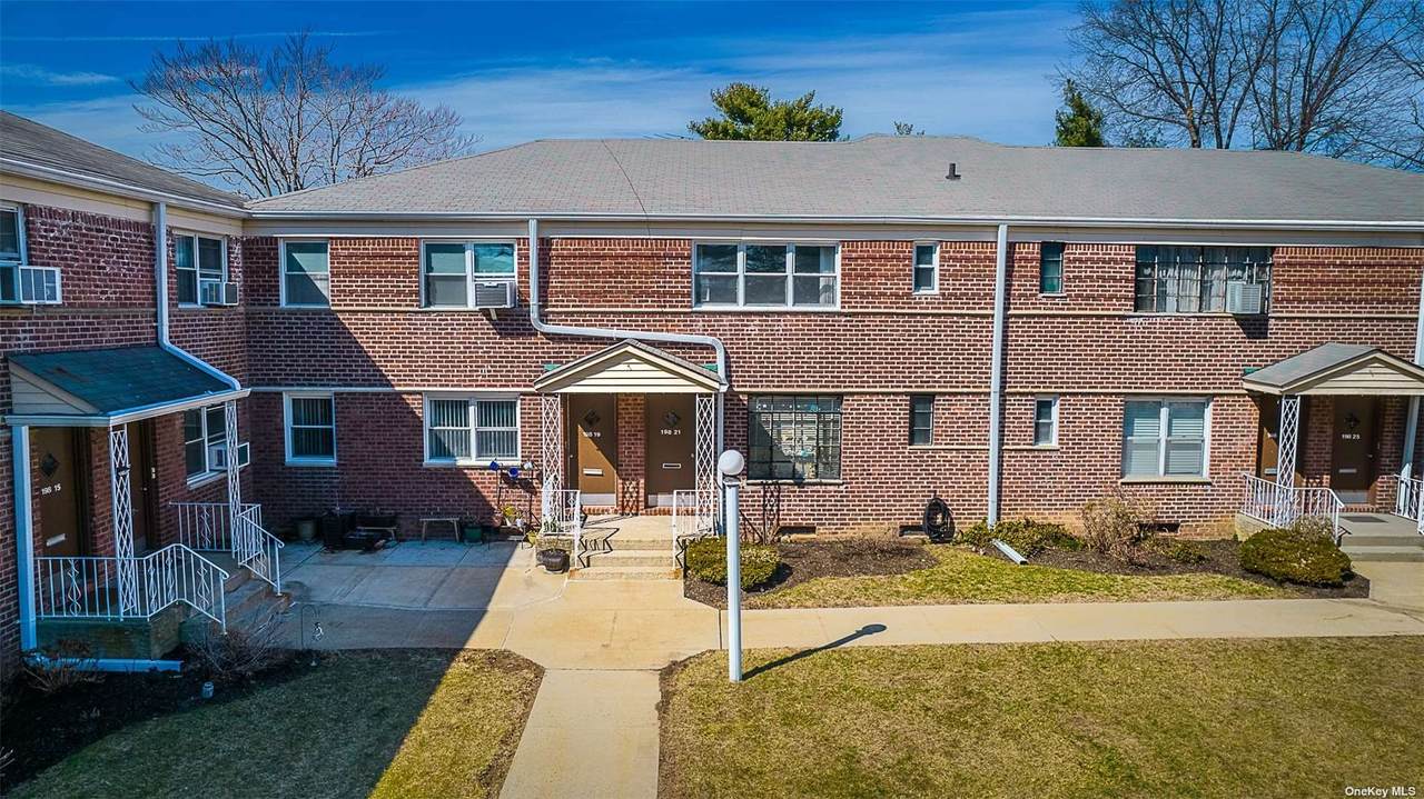 198-21 Dunton Avenue - Photo 1