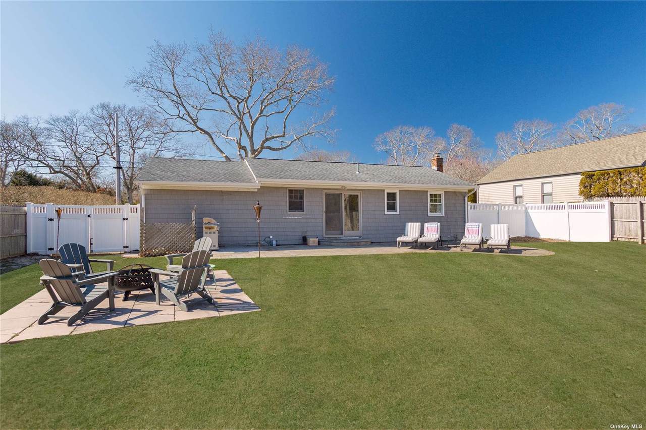 41 Hampton Bays Drive - Photo 1