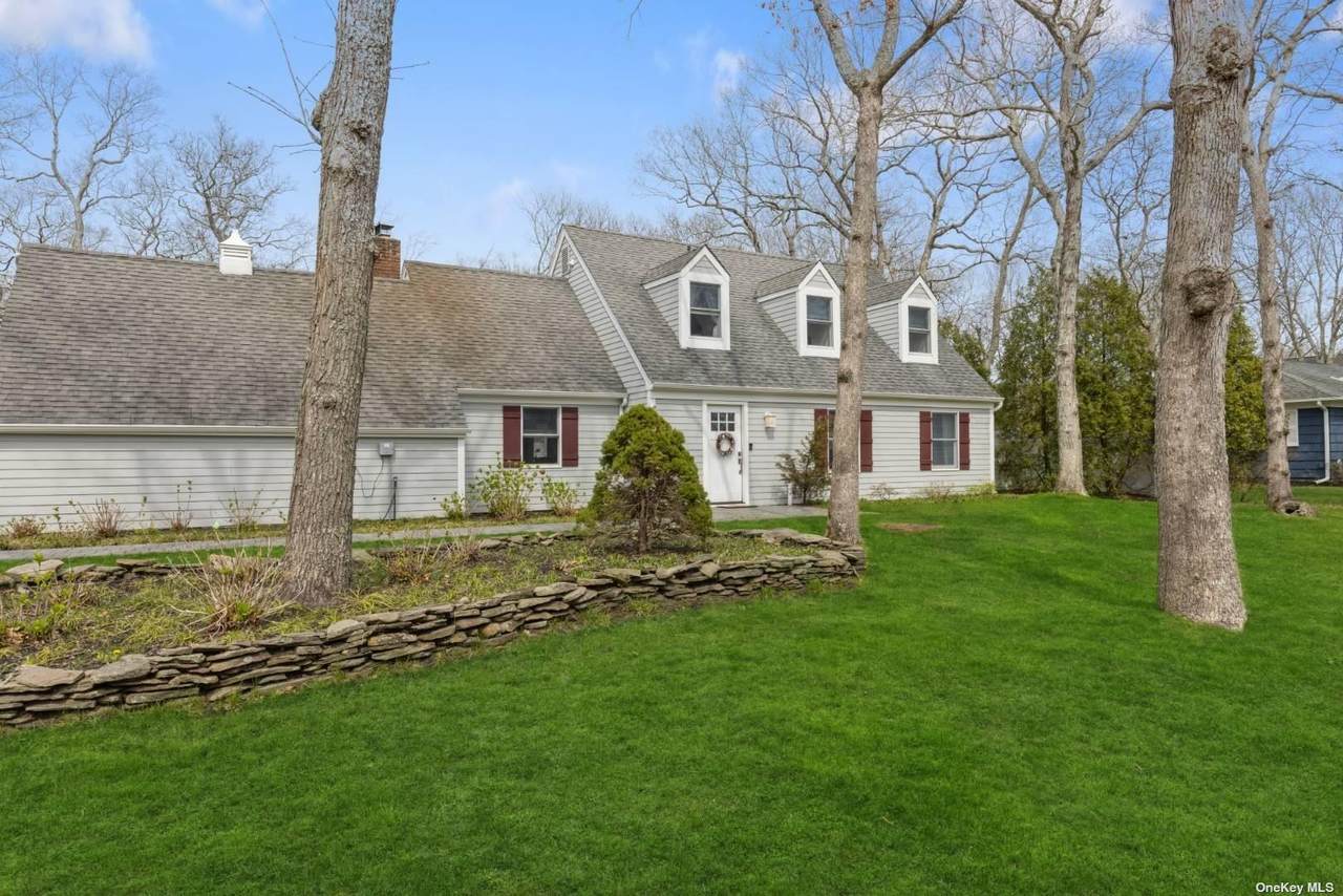 1 Oak Lane - Photo 1