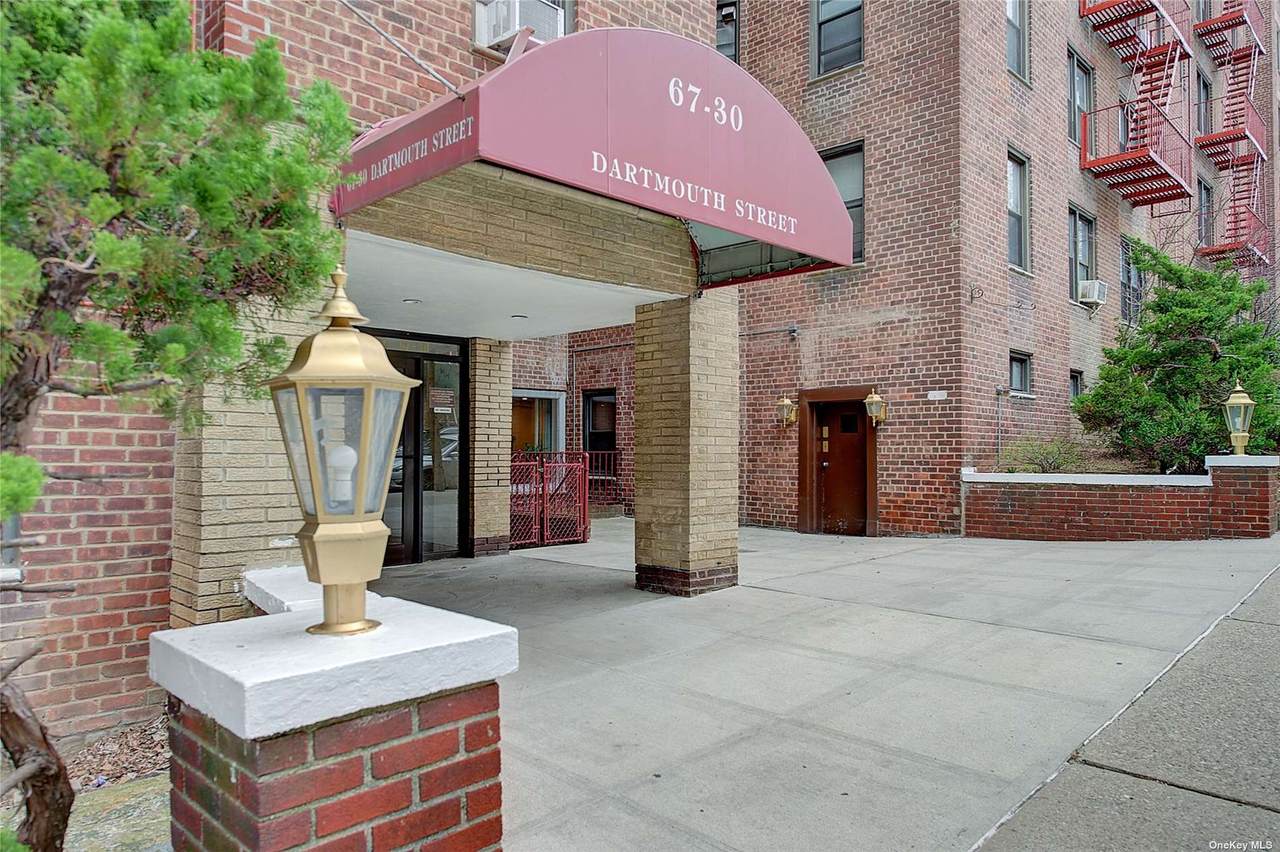 67-30 Dartmouth Street - Photo 1