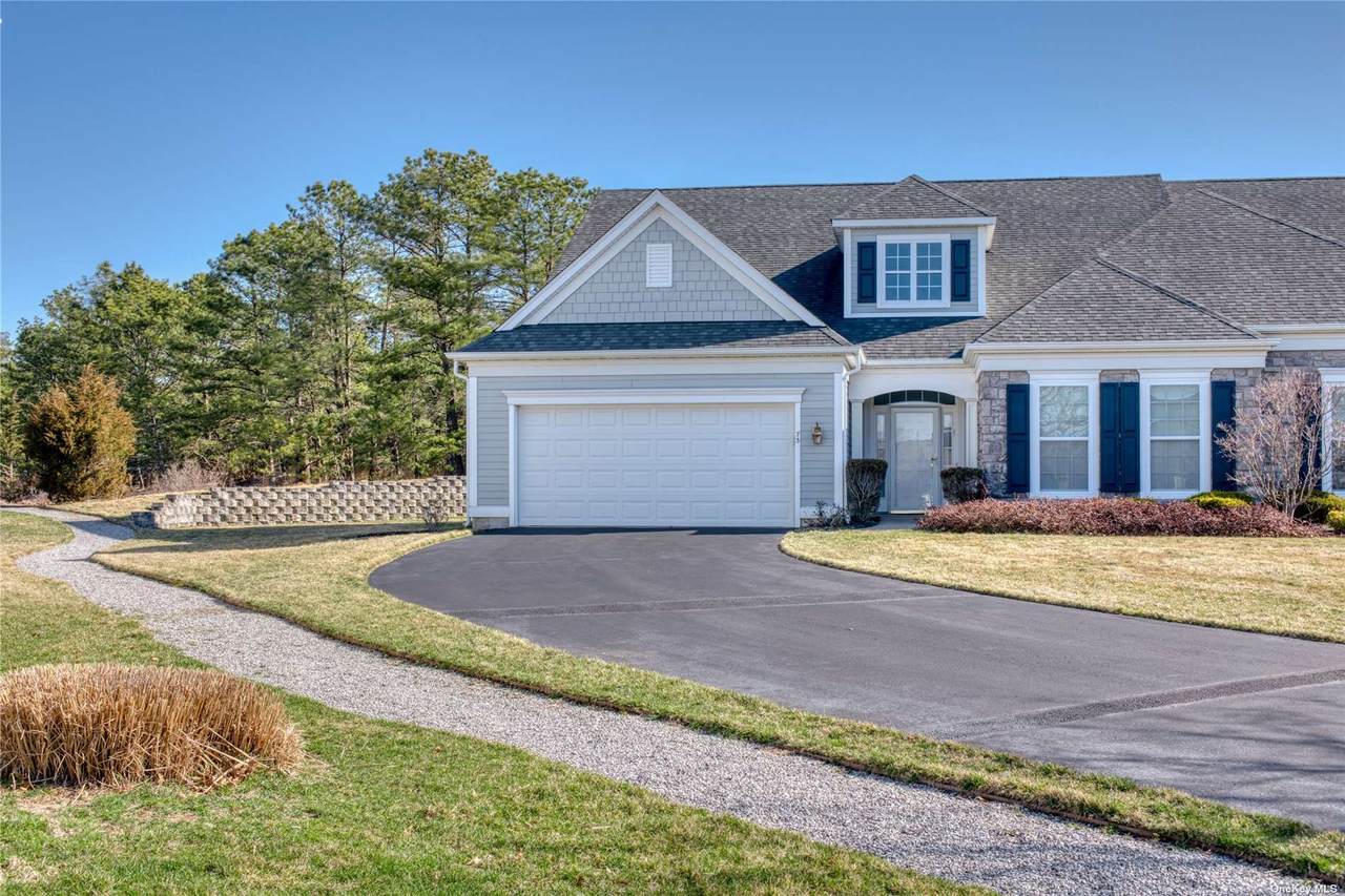 73 Samantha Circle - Photo 1