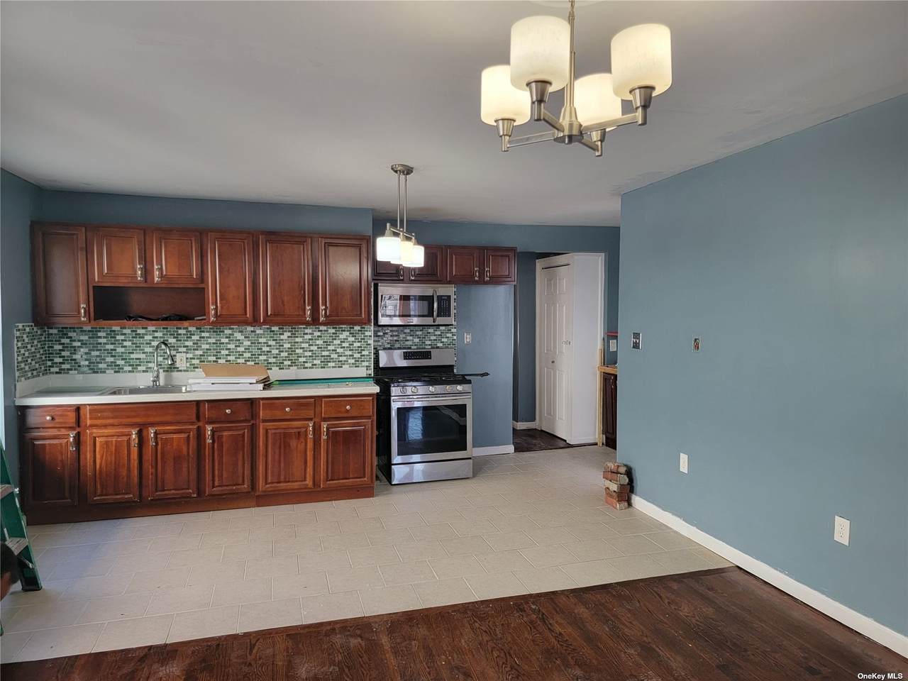 148-05 225th - Photo 1