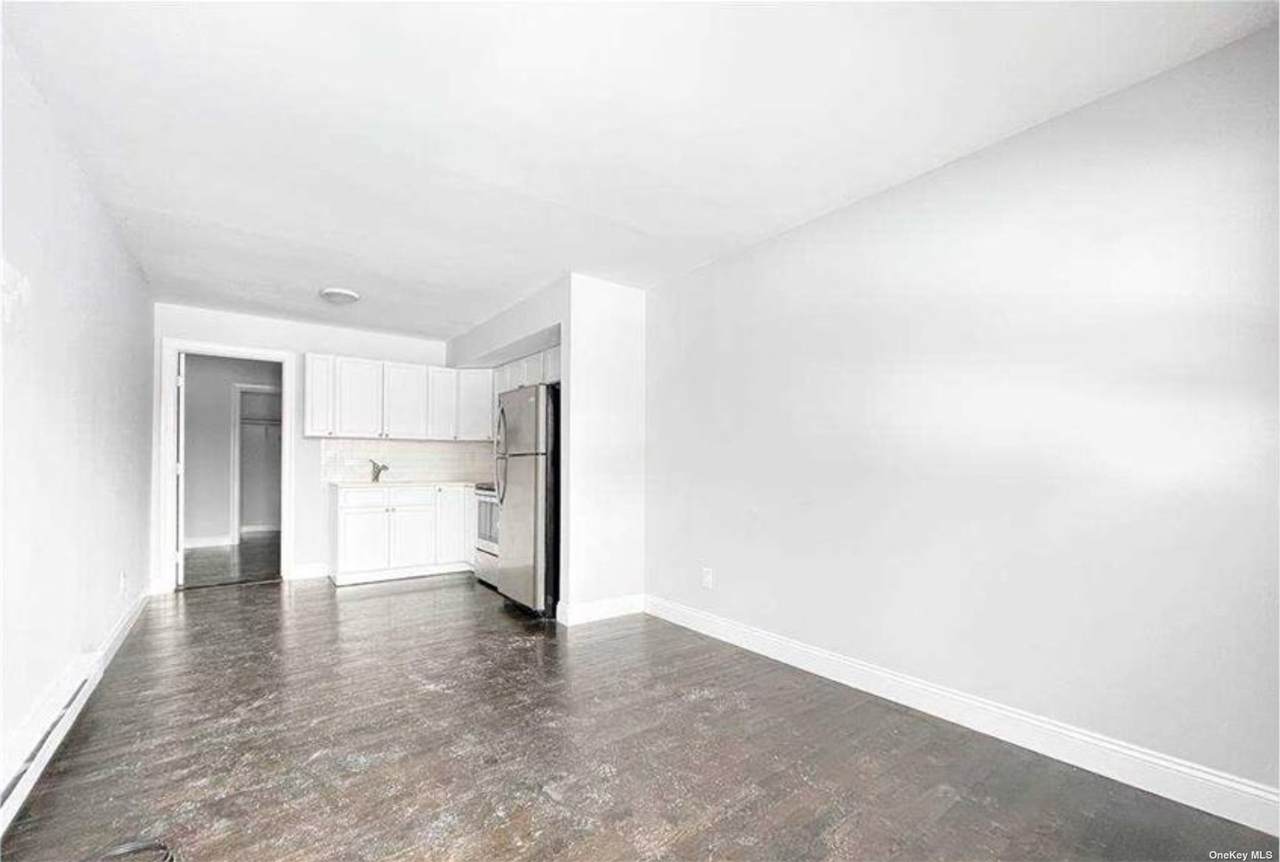 167 Middle Road - Photo 1