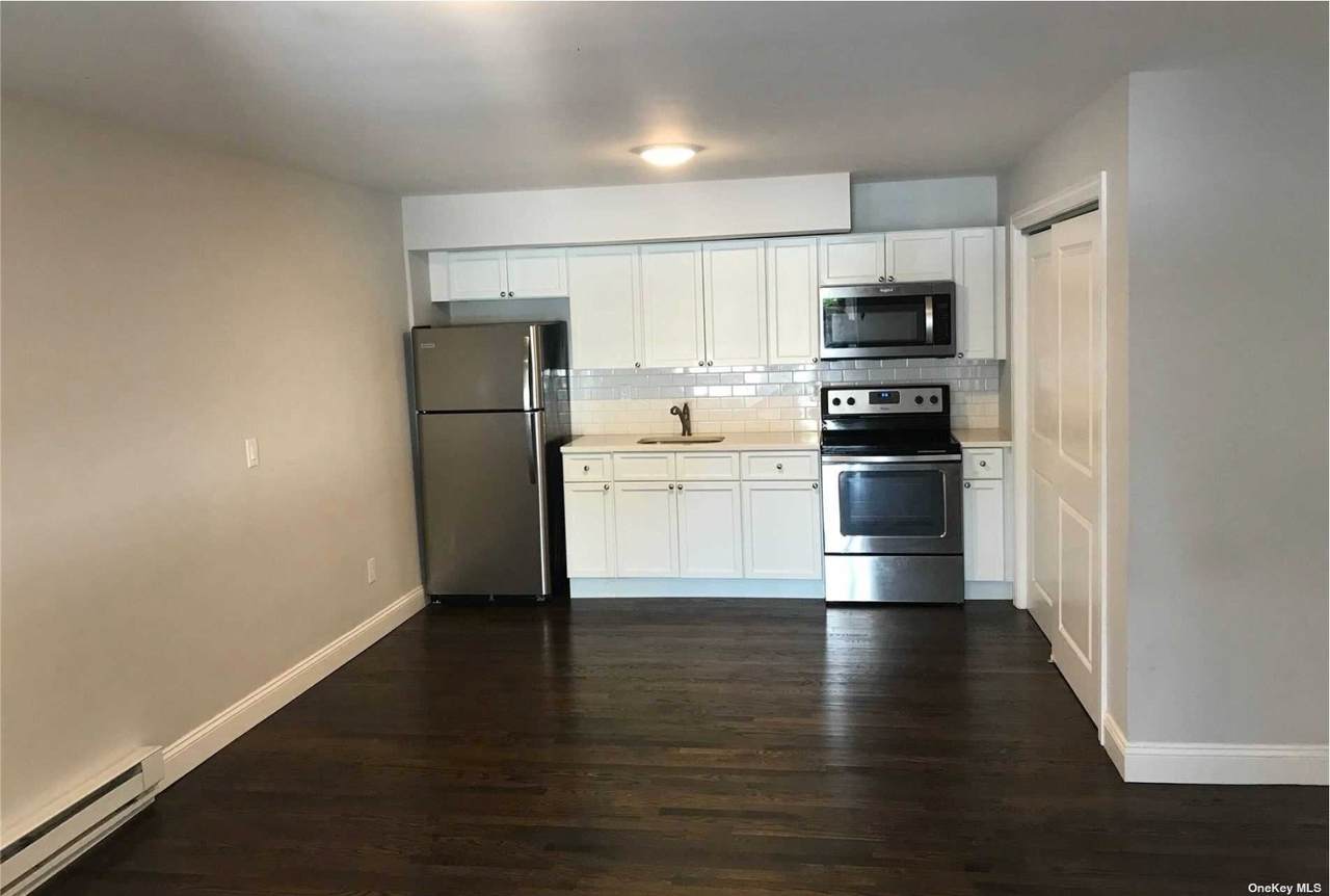 167 Middle Road - Photo 1