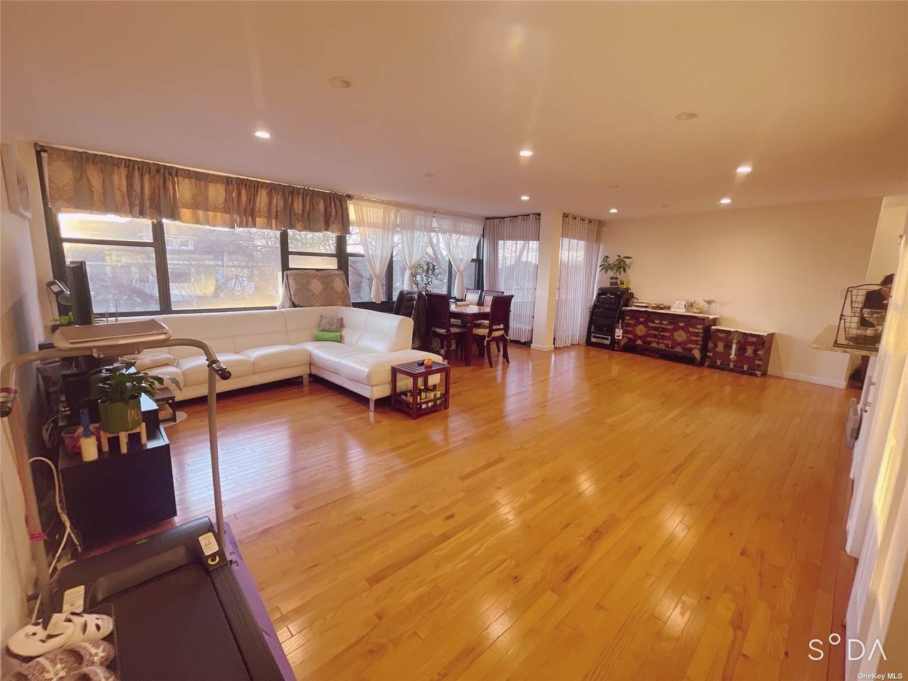 10-11 162nd St - Photo 1