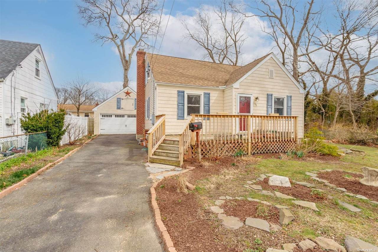 35 Benjamin Avenue - Photo 1