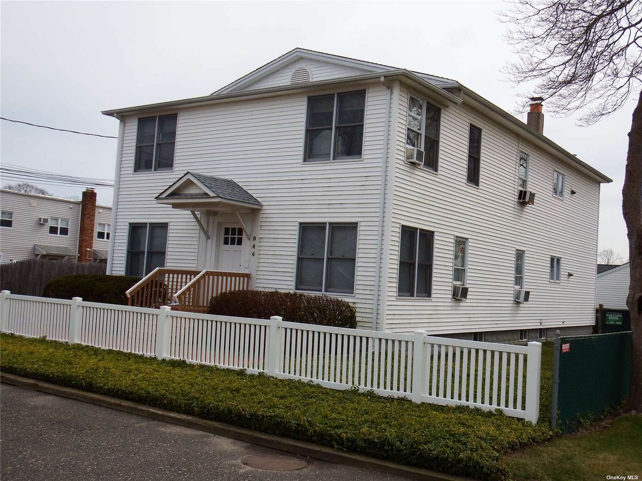944 Union Street - Photo 1
