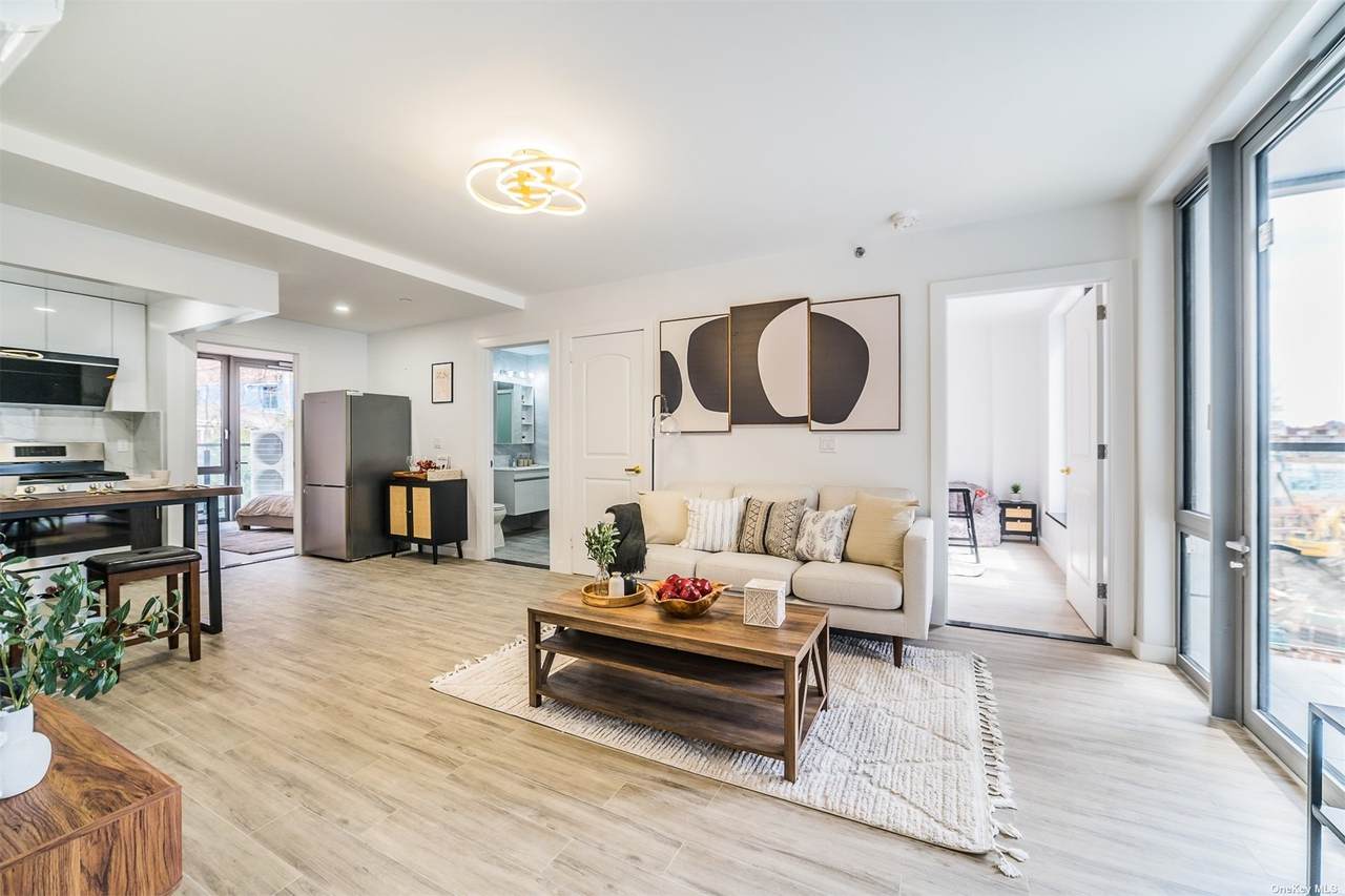 7065 Queens Boulevard - Photo 1