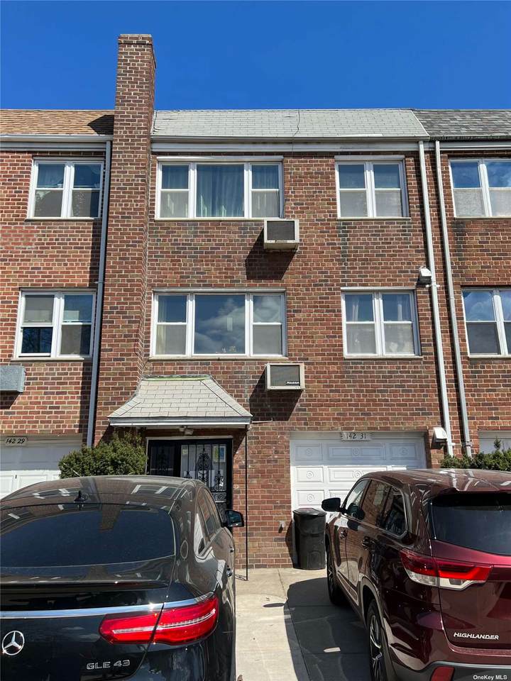 14231 Horace Harding Expressway - Photo 1