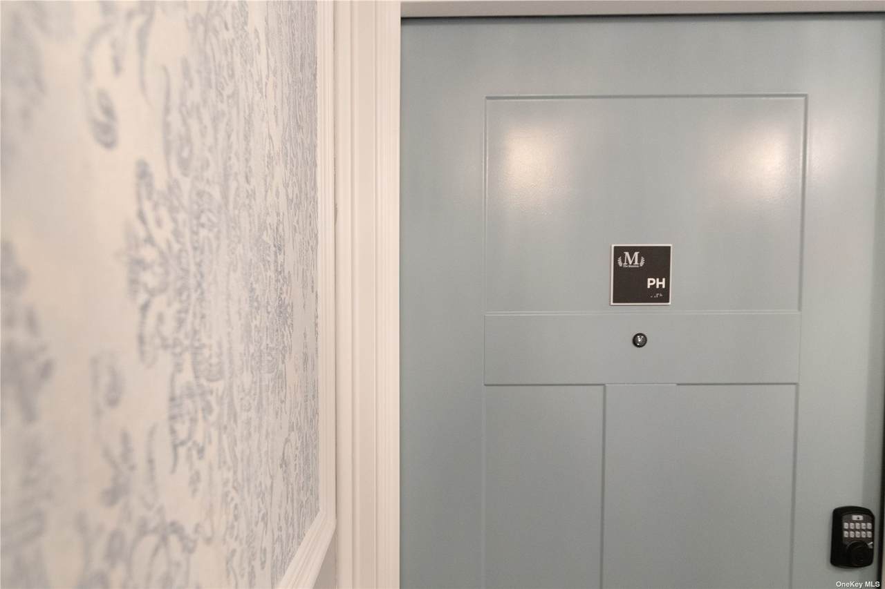 1090 New York Avenue - Photo 1