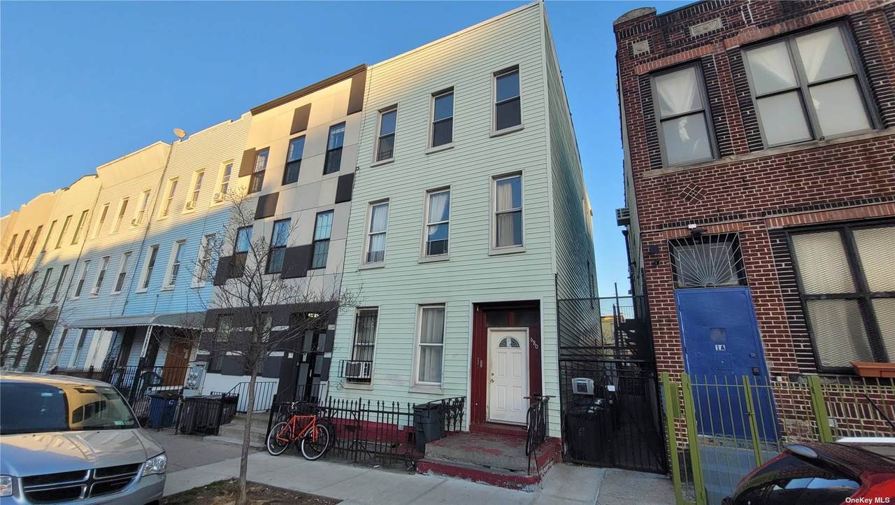 680 Hart Street - Photo 1