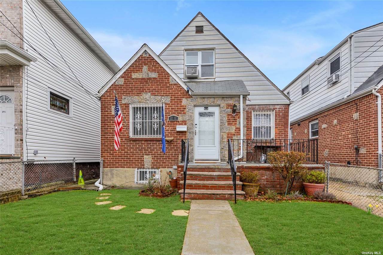 22-12 150 Street - Photo 1