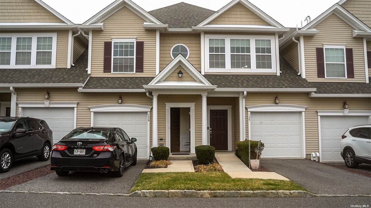 136 Wildwood Circle - Photo 1