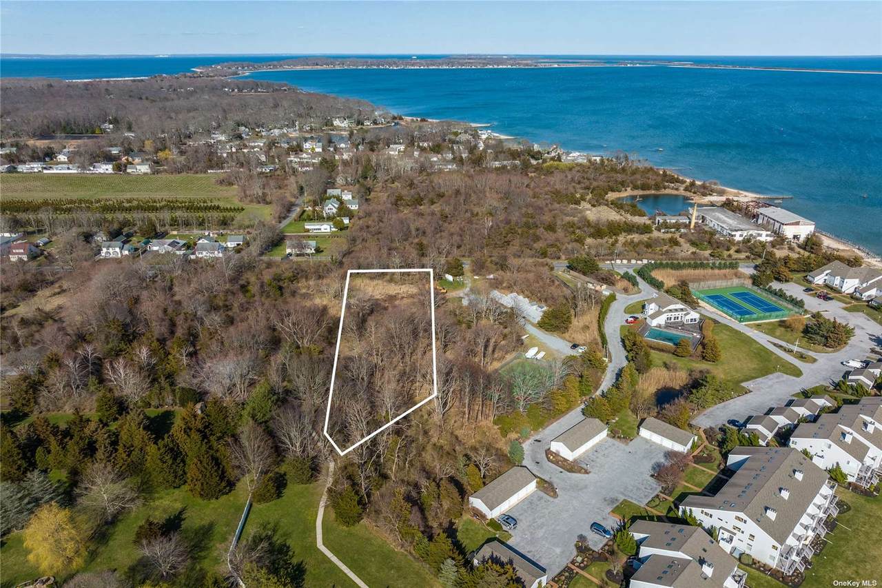 2350 Shipyard Lane - Photo 1