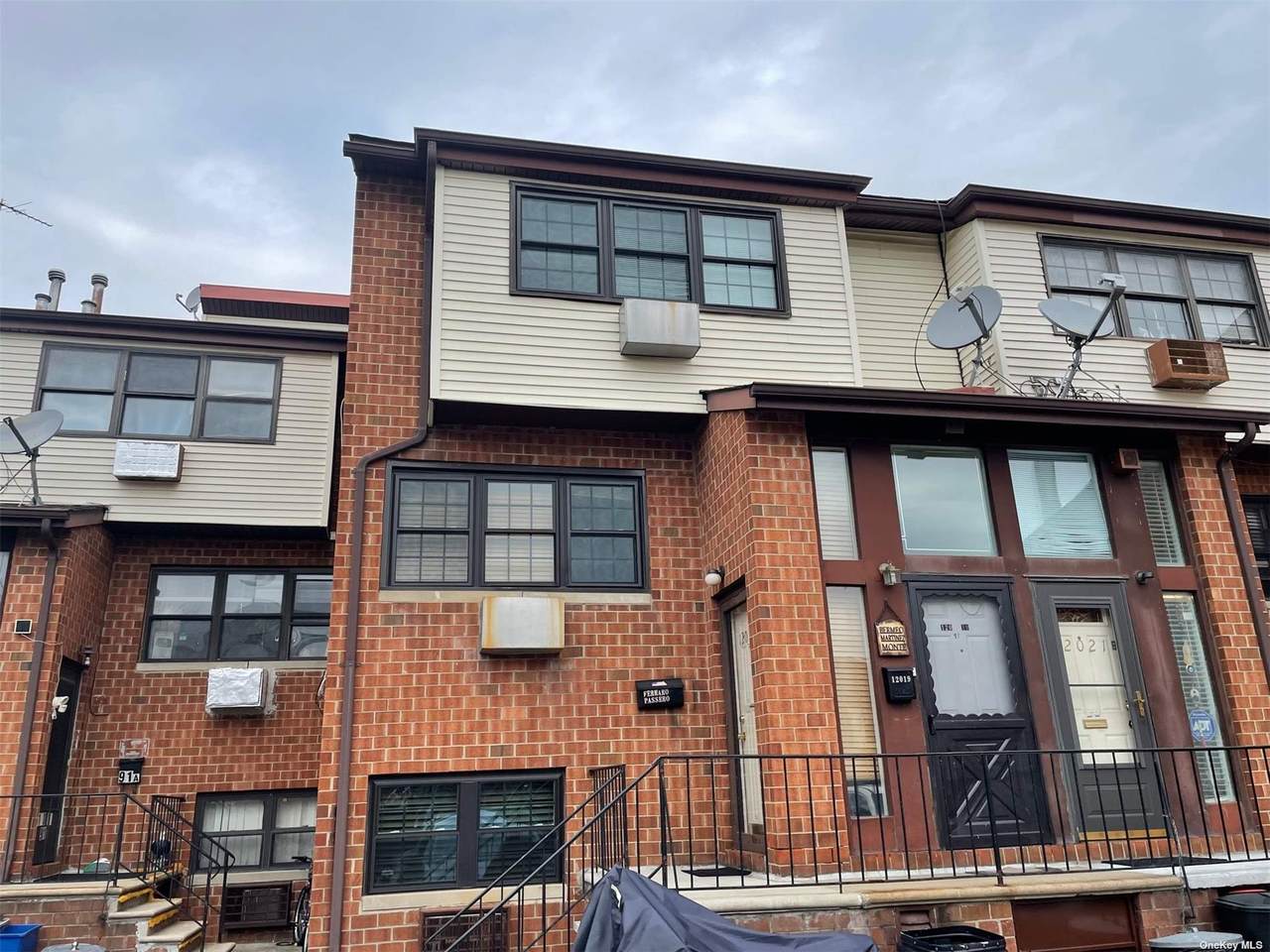 120-19 Cove Court - Photo 1