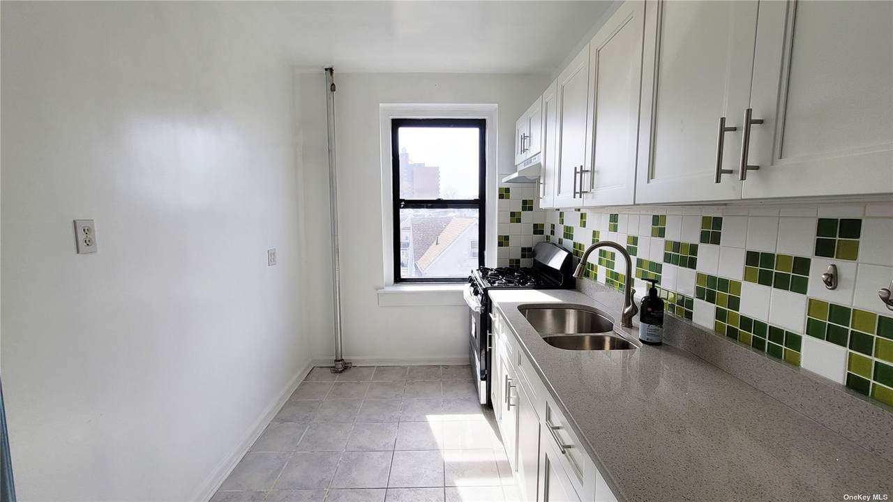 6264 Saunders Street - Photo 1