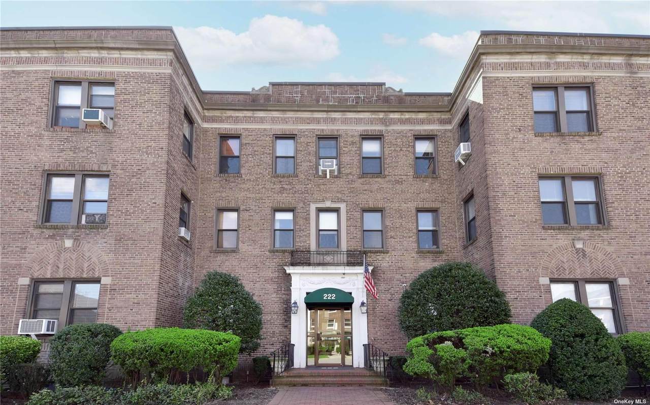 222 7th Street - Photo 1