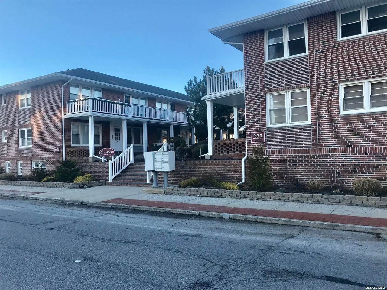 225 Broadway - Photo 1