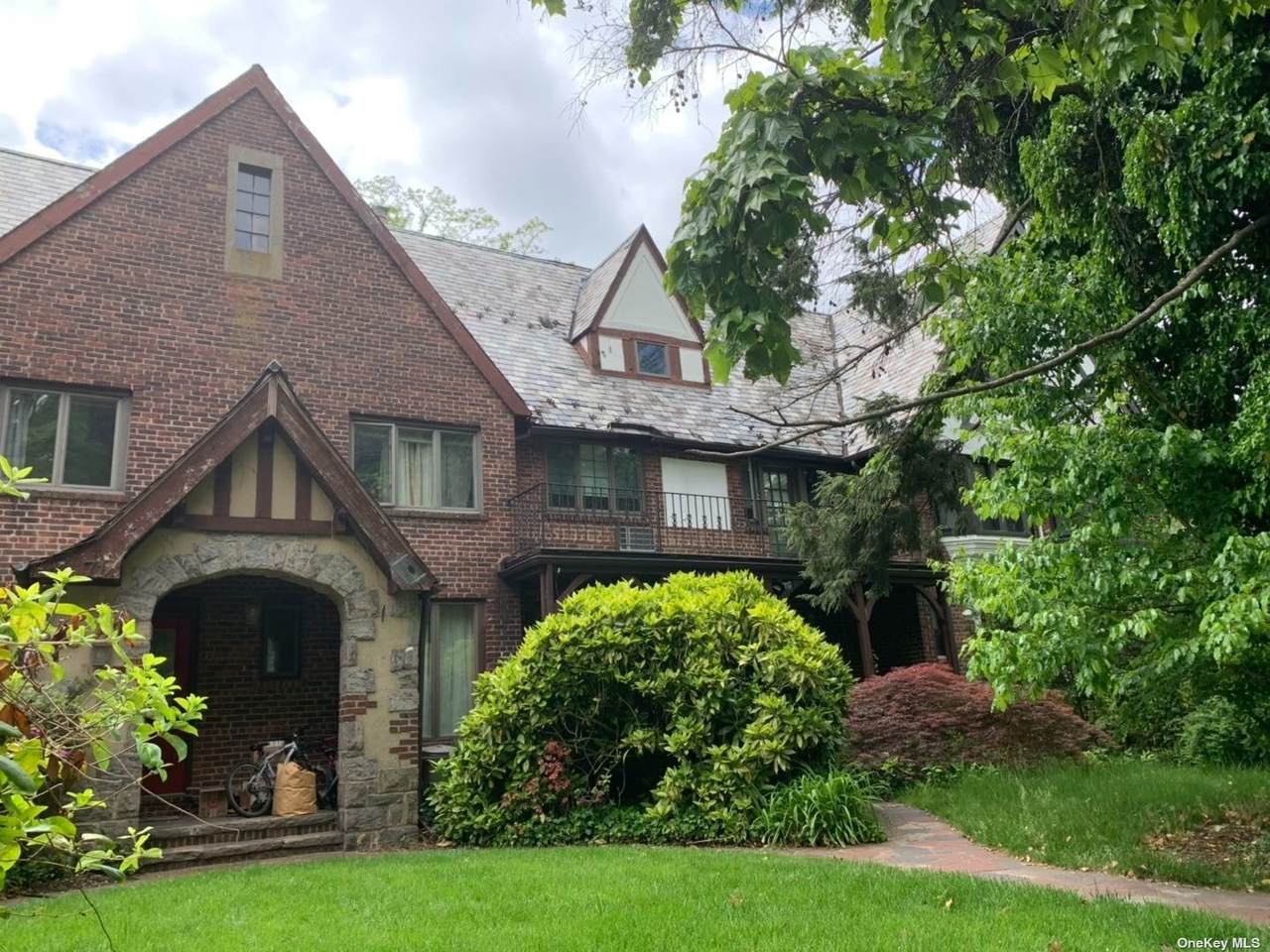 73 Somerset Drive - Photo 1