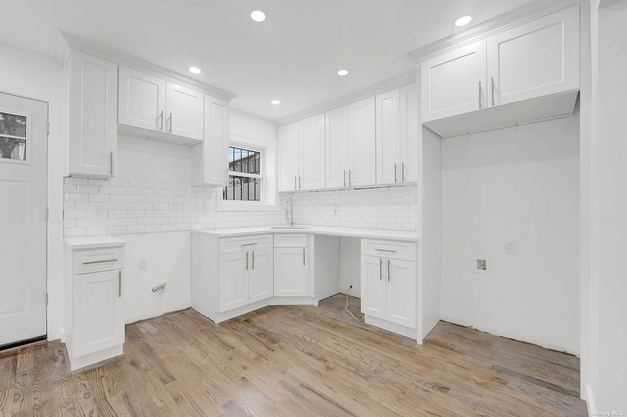 2727 Kingsland Avenue - Photo 1