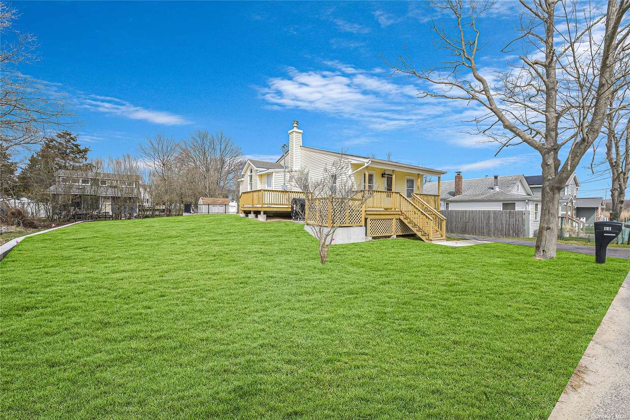 11 Narcissus Road - Photo 1