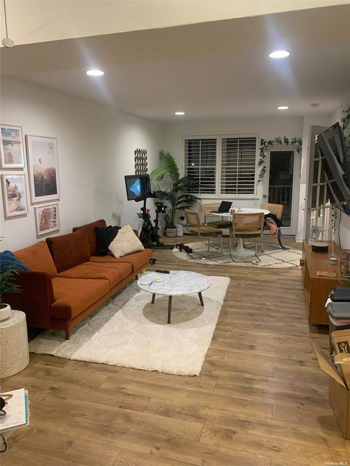 55 Monroe Boulevard - Photo 1