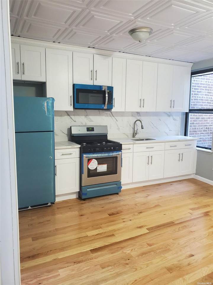 207-17 Jamaica Avenue - Photo 1