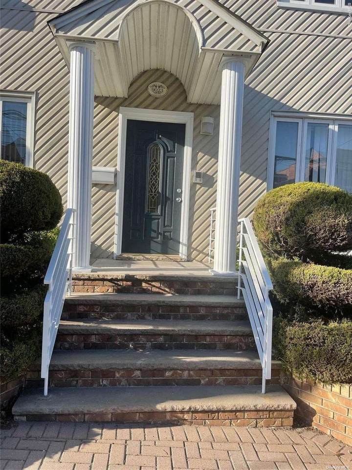 90-23 83 Ave - Photo 1