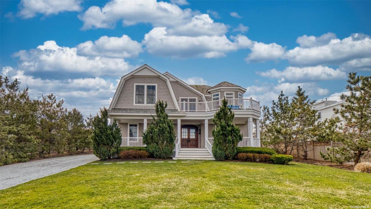 289 Dune Road - Photo 1