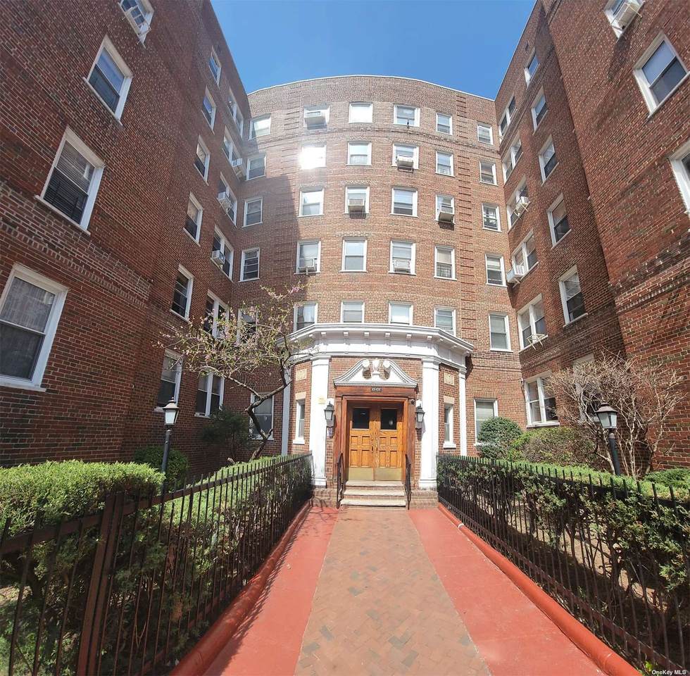 63-109 Saunders Street - Photo 1
