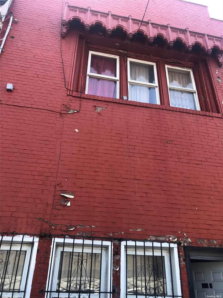190-40 99th Avenue - Photo 1