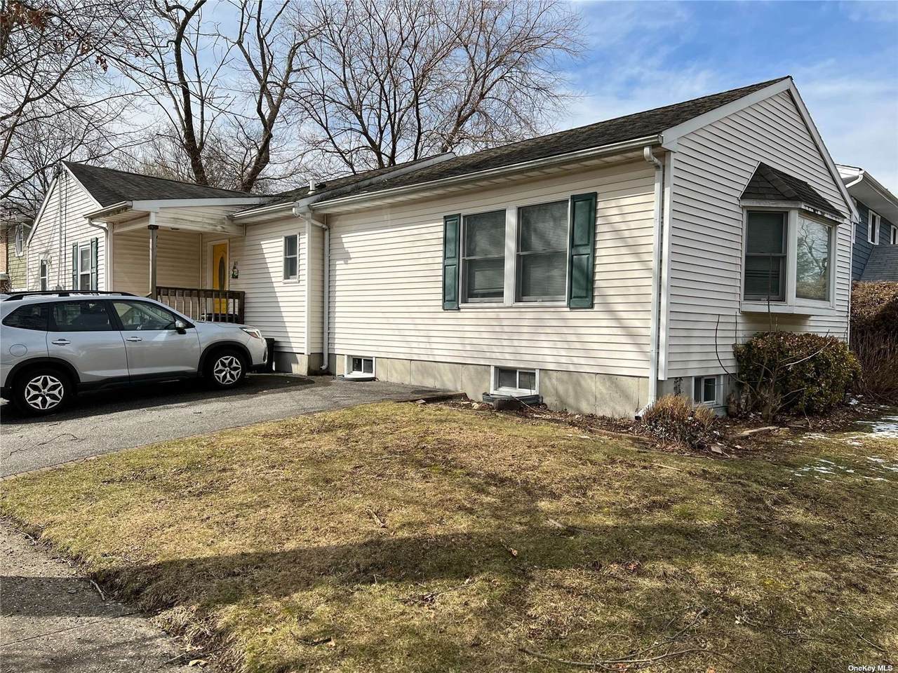 301 Laurel Road - Photo 1