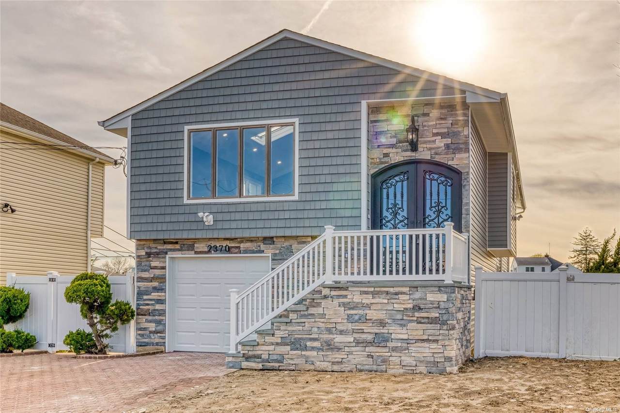 2370 Beverly Rd - Photo 1