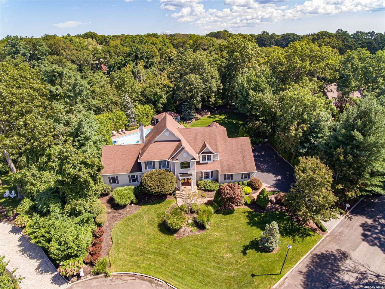 21 Maureen Drive - Photo 1
