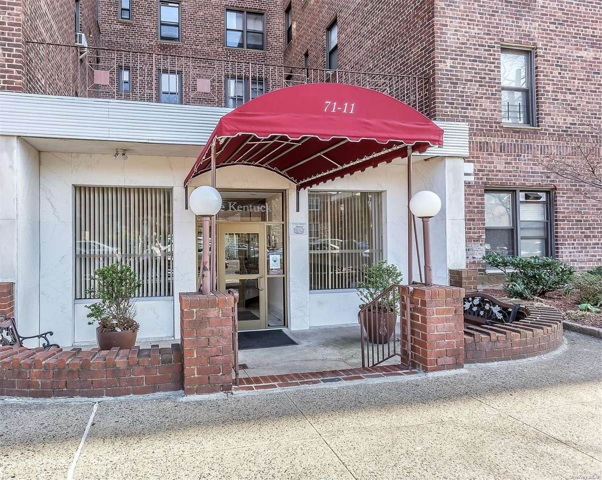 71-11 Yellowstone Boulevard - Photo 1