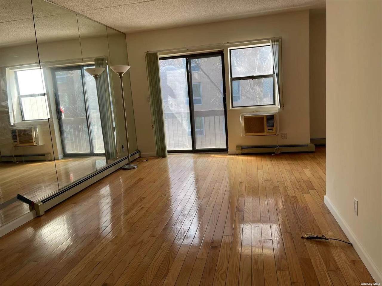 71-09 Park Ave - Photo 1