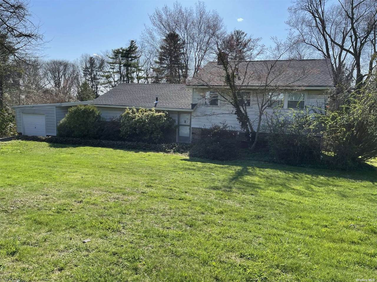 1070 Knollwood Road - Photo 1