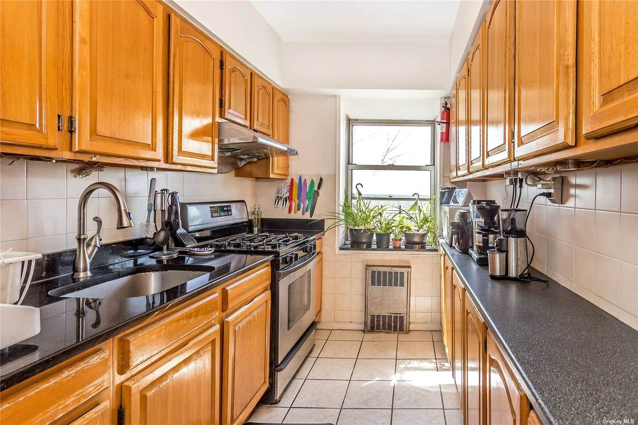 28-01 Union Street - Photo 1