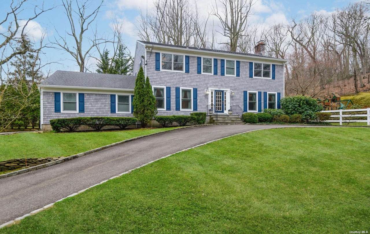 300 Highwood Circle - Photo 1