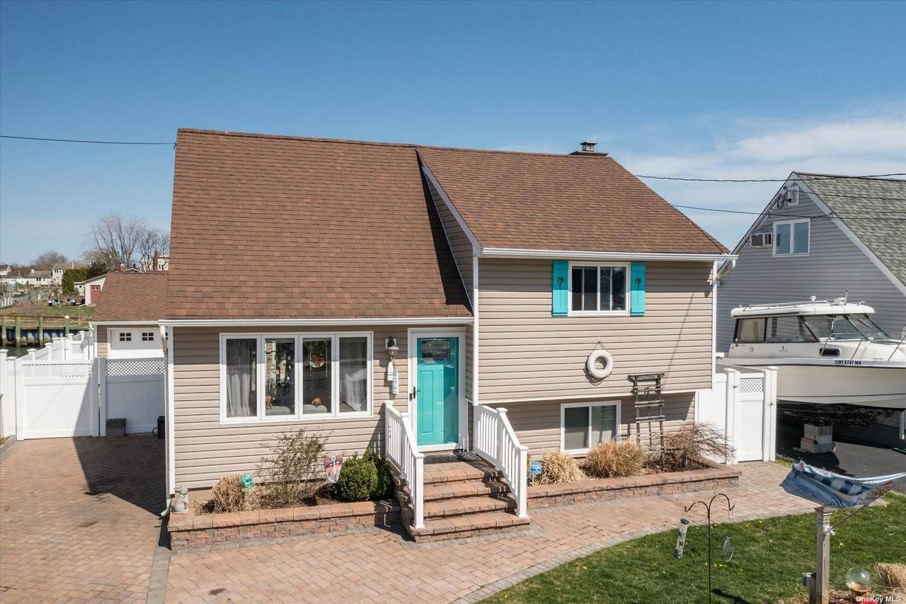 285 East Drive - Photo 1