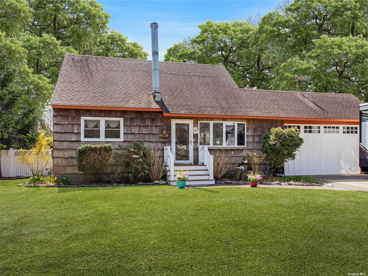 15 Stonewood Lane - Photo 1