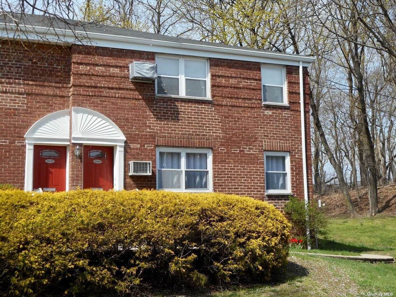 224-61 Kingsbury Ave - Photo 1
