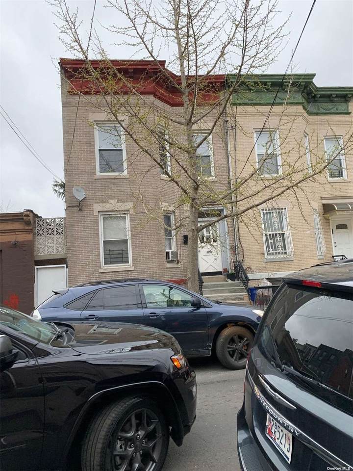 247 Lincoln Avenue - Photo 1