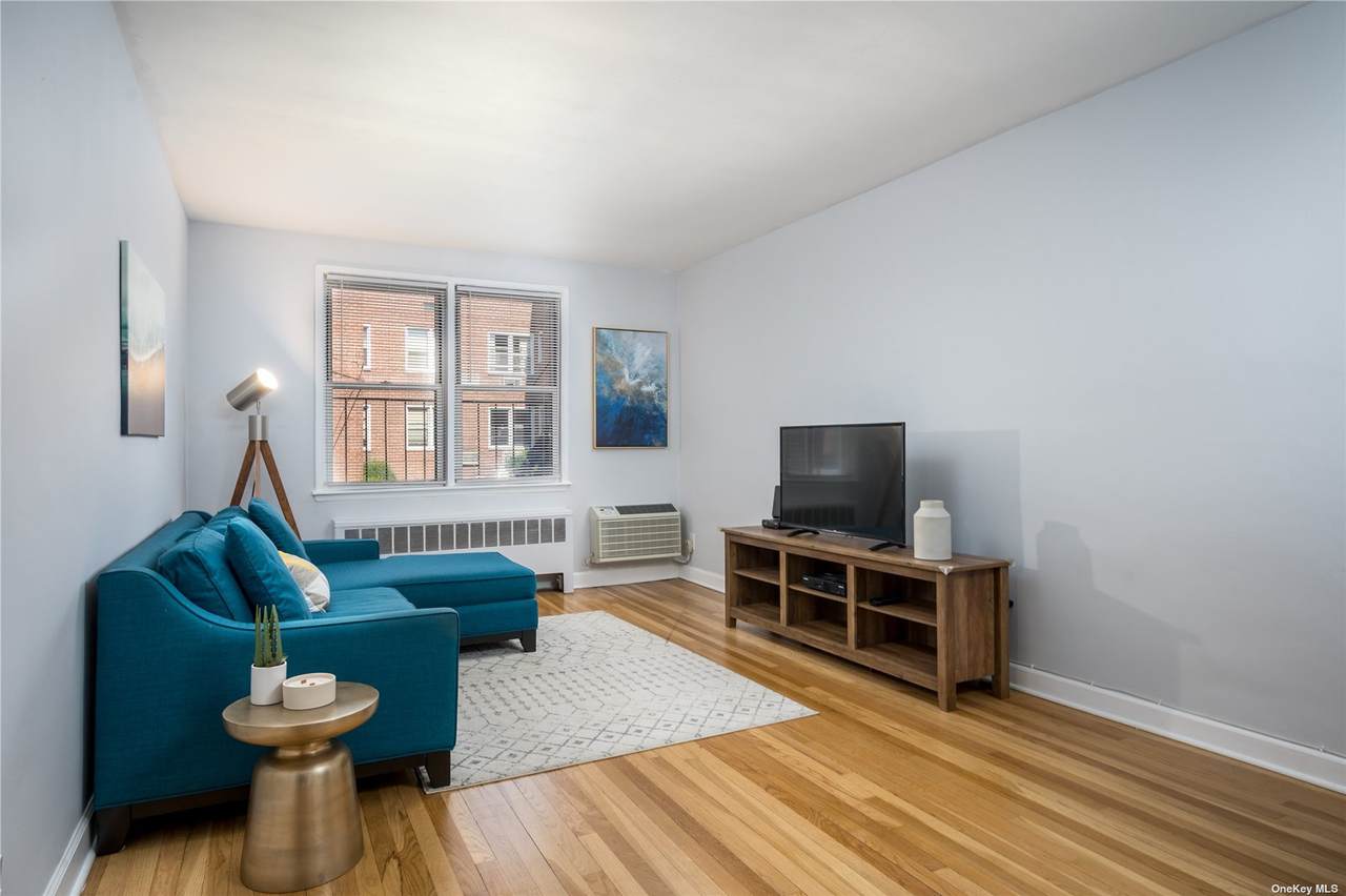 709 Palmer Court - Photo 1