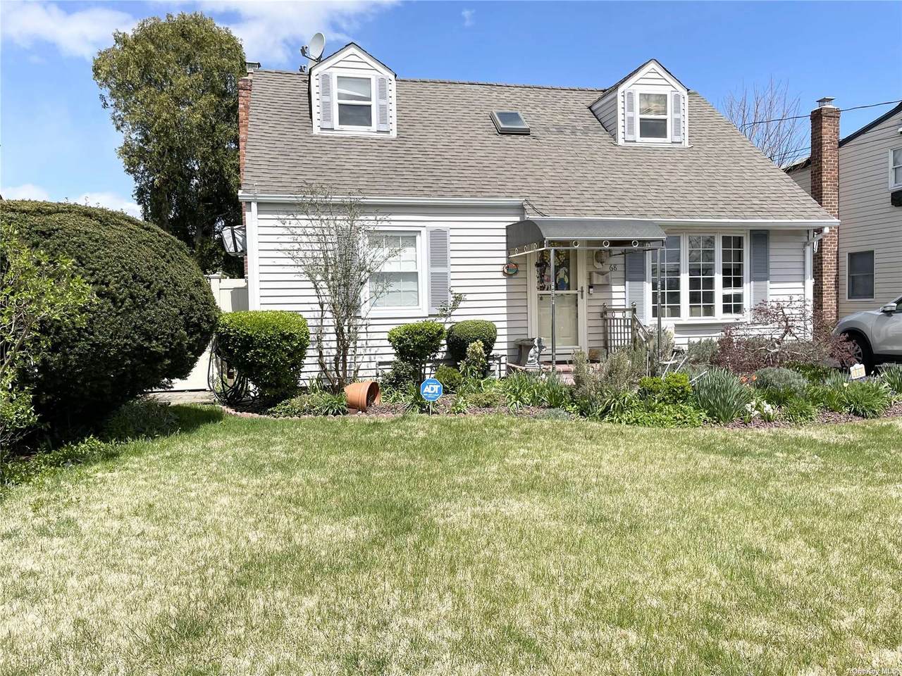 68 Nassau Avenue - Photo 1