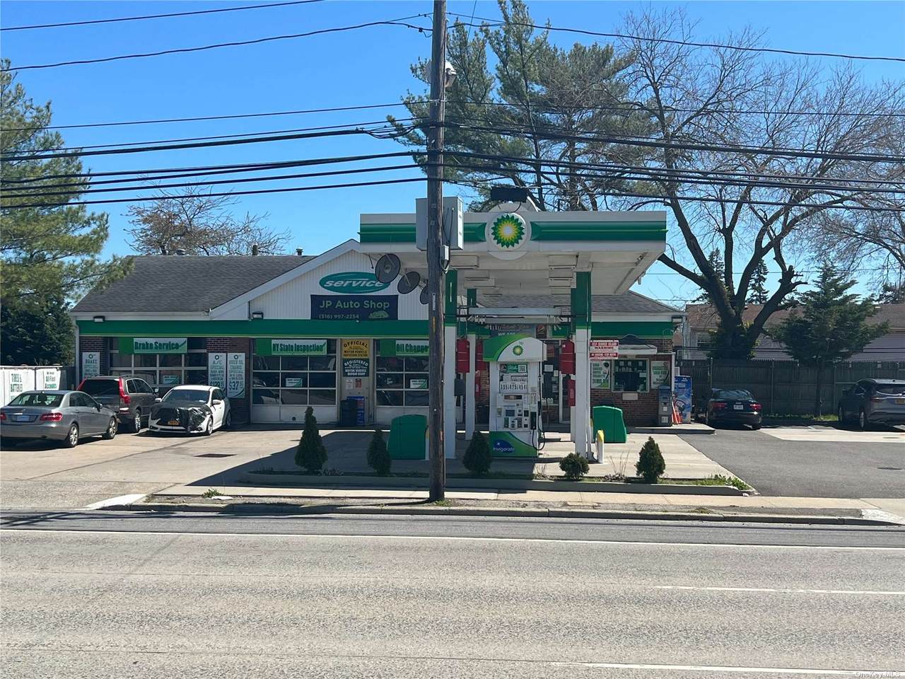39 Jericho Turnpike - Photo 1