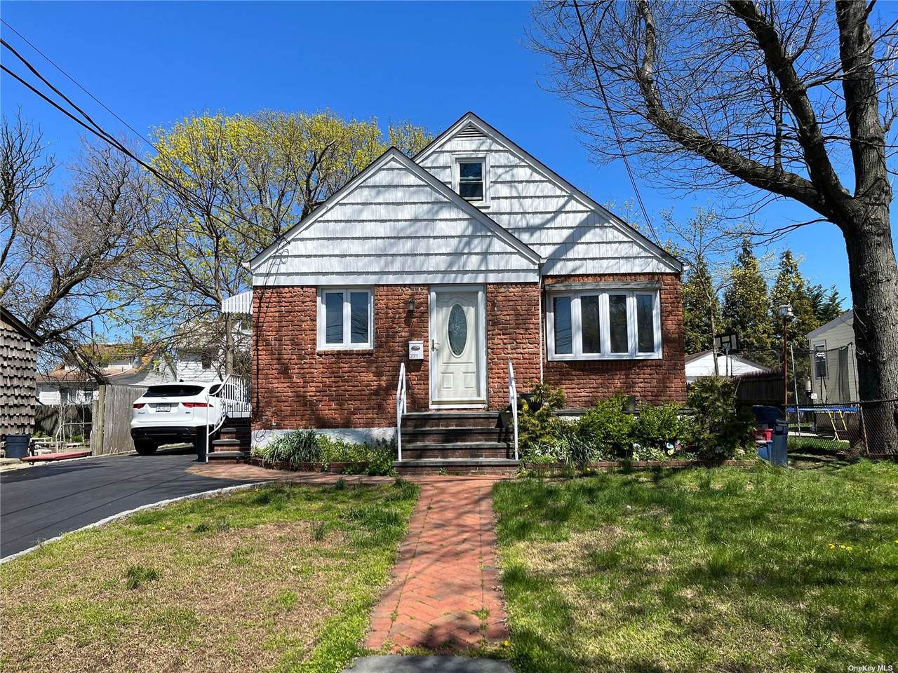 221 Jamaica Avenue - Photo 1