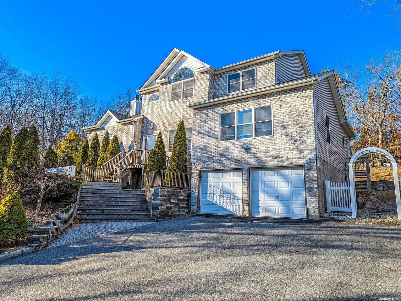 137 Washington Boulevard - Photo 1