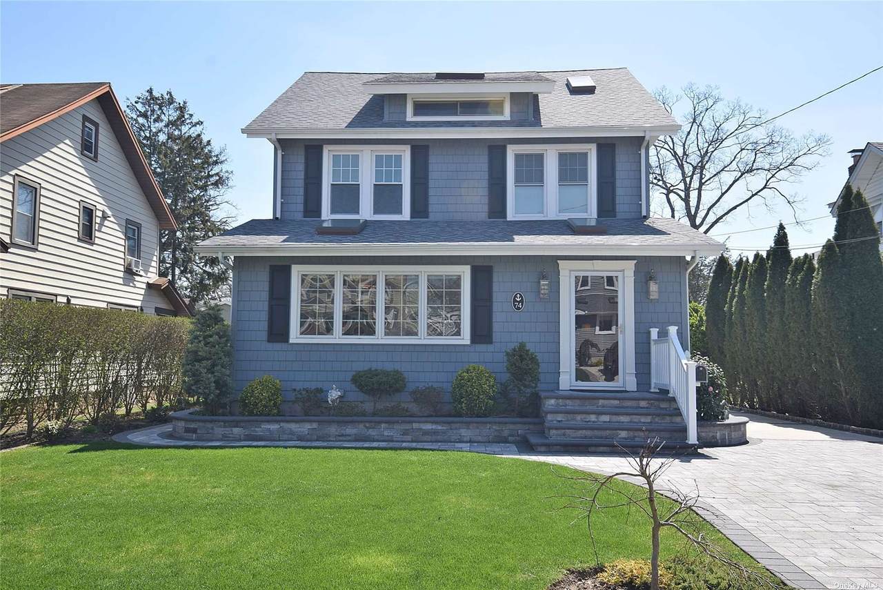 74 Carman Avenue - Photo 1