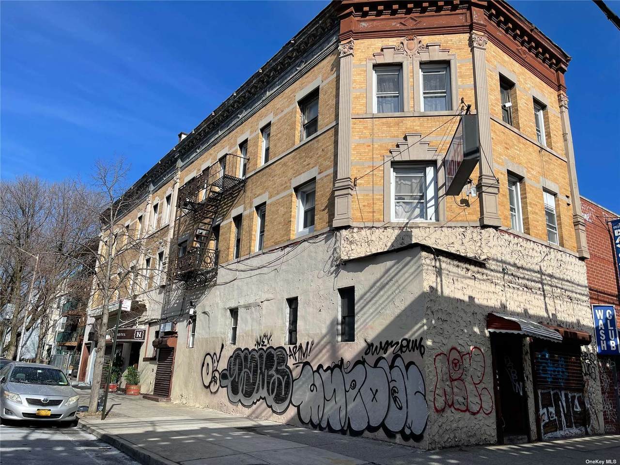1461 Broadway - Photo 1